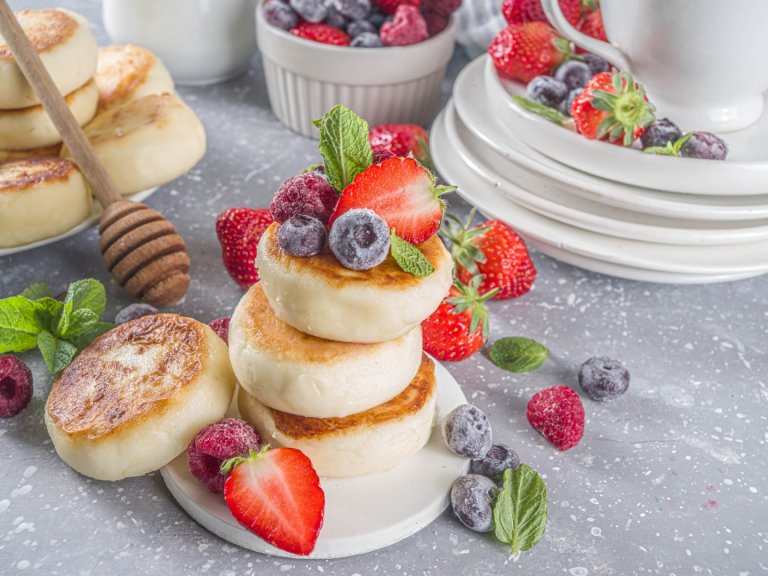 Пухкавите сирники - вековната традиционна закуска от славянската кухня