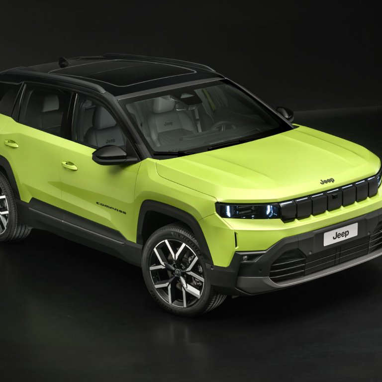 Новият Jeep Compass посреща приключенията с електрическа система 4х4