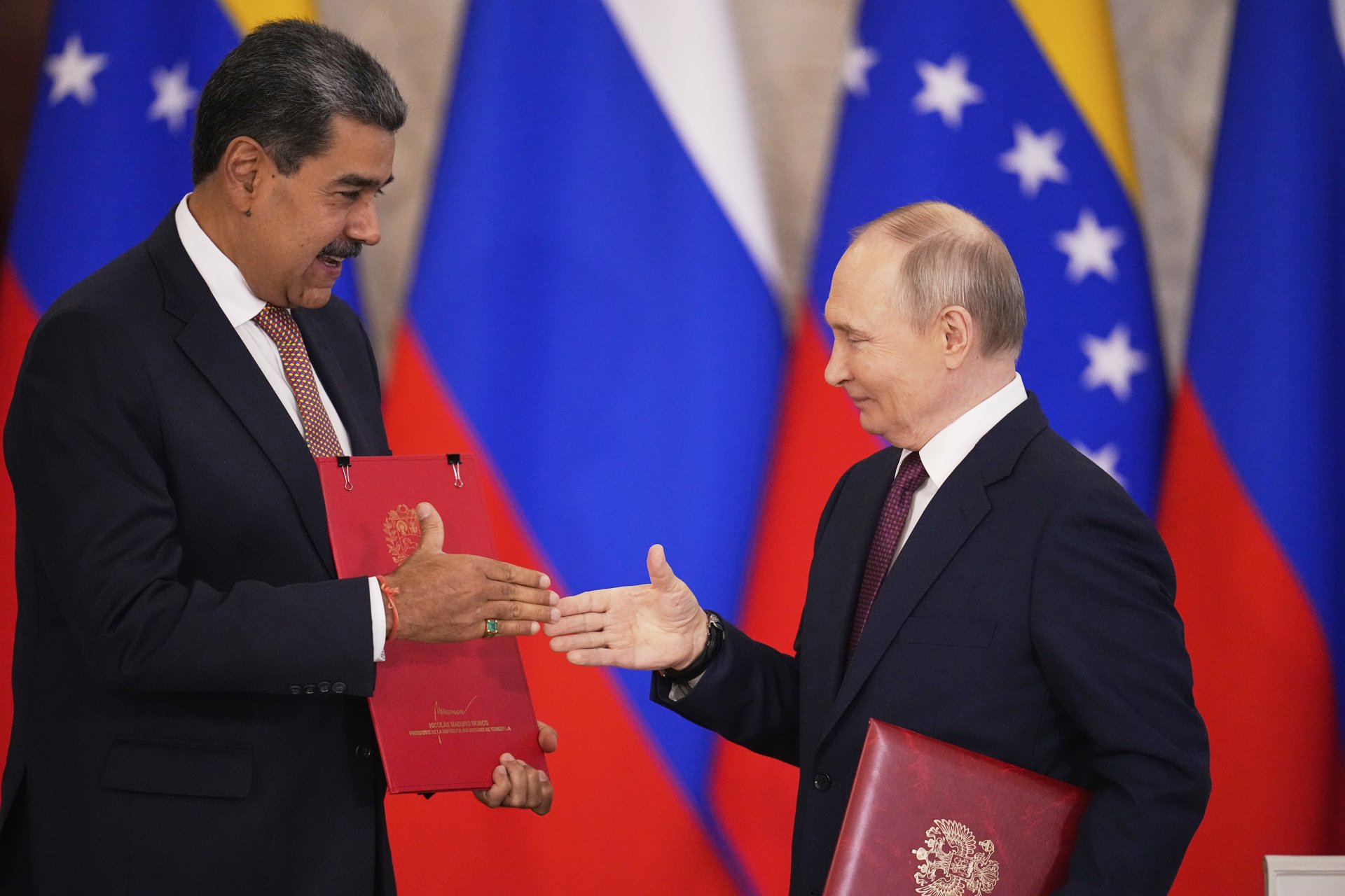 Владимир Путин и Николас Мадуро