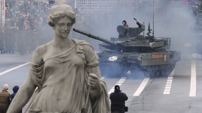 Възхитени врагове – руското общество е против Запада, но остава ориентирано към него
