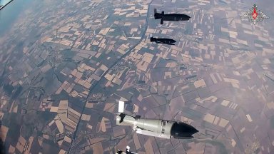 Обявеното от Кремъл примирие влезе в сила, но Киев съобщи за два бомбардировки