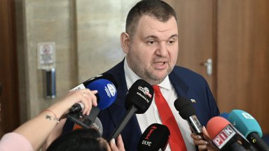 Лидерът на ДПС Ново начало Делян Пеевски коментира пред