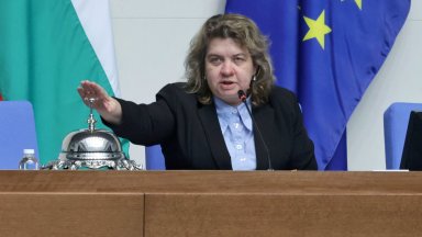 Председателят на Народното събрание Наталия Киселова връща искането за референдум за