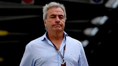Карлос Сайнц старши е сред фаворитите за нов президент на FIA