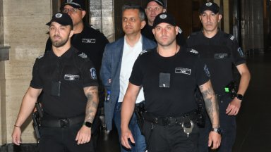 Софийският апелативен съд остави окончателно в ареста директора на териториалната