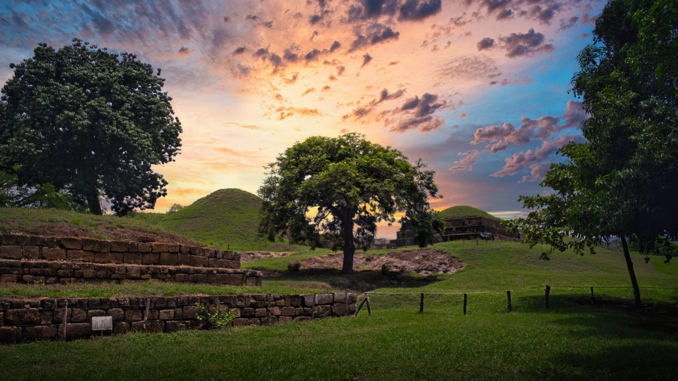 Лунните хора: Под голф игрище се крият загадъчни могили, които пазят "другата" история на САЩ
