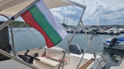 Разлив на дизелово гориво в морето край Бургас
