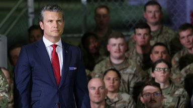 Пентагонът ще започне незабавно да извежда от въоръжените сили на