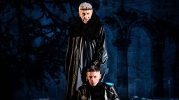 "Хамлет" на Театър "Българска Армия" открива Международния театрален фестивал "Варненски лято"