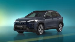 Toyota Corolla Cross получи нов външен вид и спортна версия GR Sport