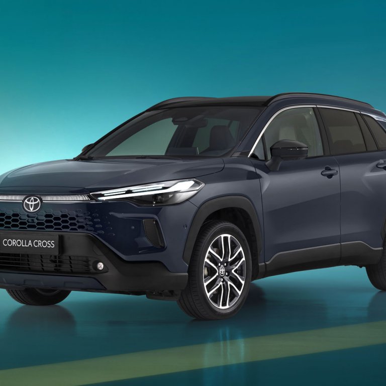 Toyota Corolla Cross получи нов външен вид и спортна версия GR Sport