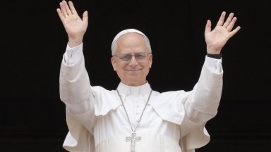 Папа Лъв Четиринадесети е поел контрола над официалните социални медии