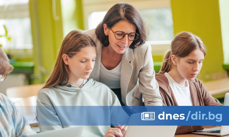 Молебен в подкрепа на предмета Религия и добродетели отслужи Сливенският