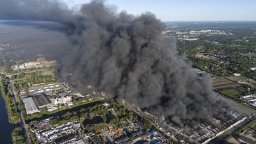 Полша обвини Русия за огромния пожар, изпепелил търговски център във Варшава през 2024 г.