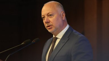 Желязков призова Радев да се откаже от референдума, а НС да не го допуска за разглеждане