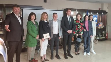 Иван Пешев и Илиана Раева представиха концепцията за разширяване на залата в комплекс "Раковски"