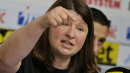 Война на всички фронтове: Новото начало в борбата засега ражда основно скандали