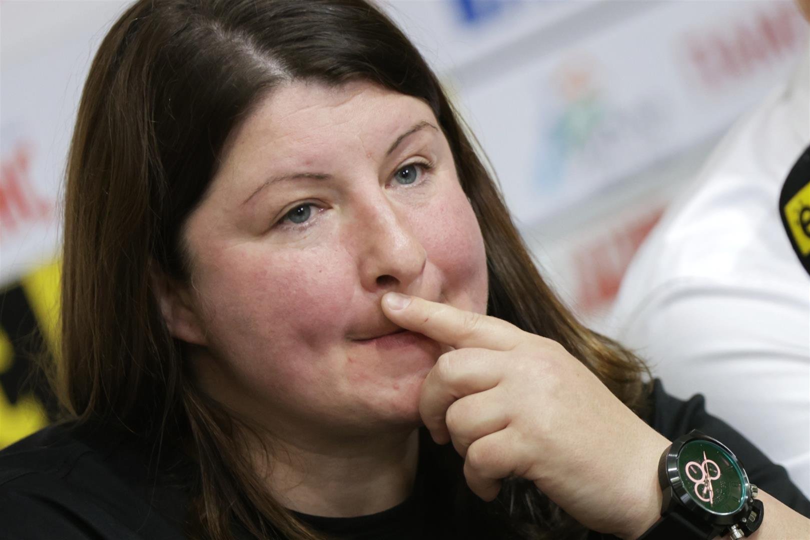 Пред Станка Златева има много ребуси за решаване.
