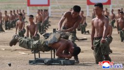 Ким Чен-ун проследи военни учения и призова армията си да се готви за война