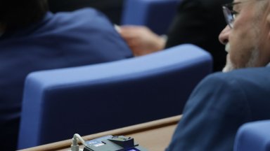 Парламентът включи в програмата си за работа за четвъртък изслушване