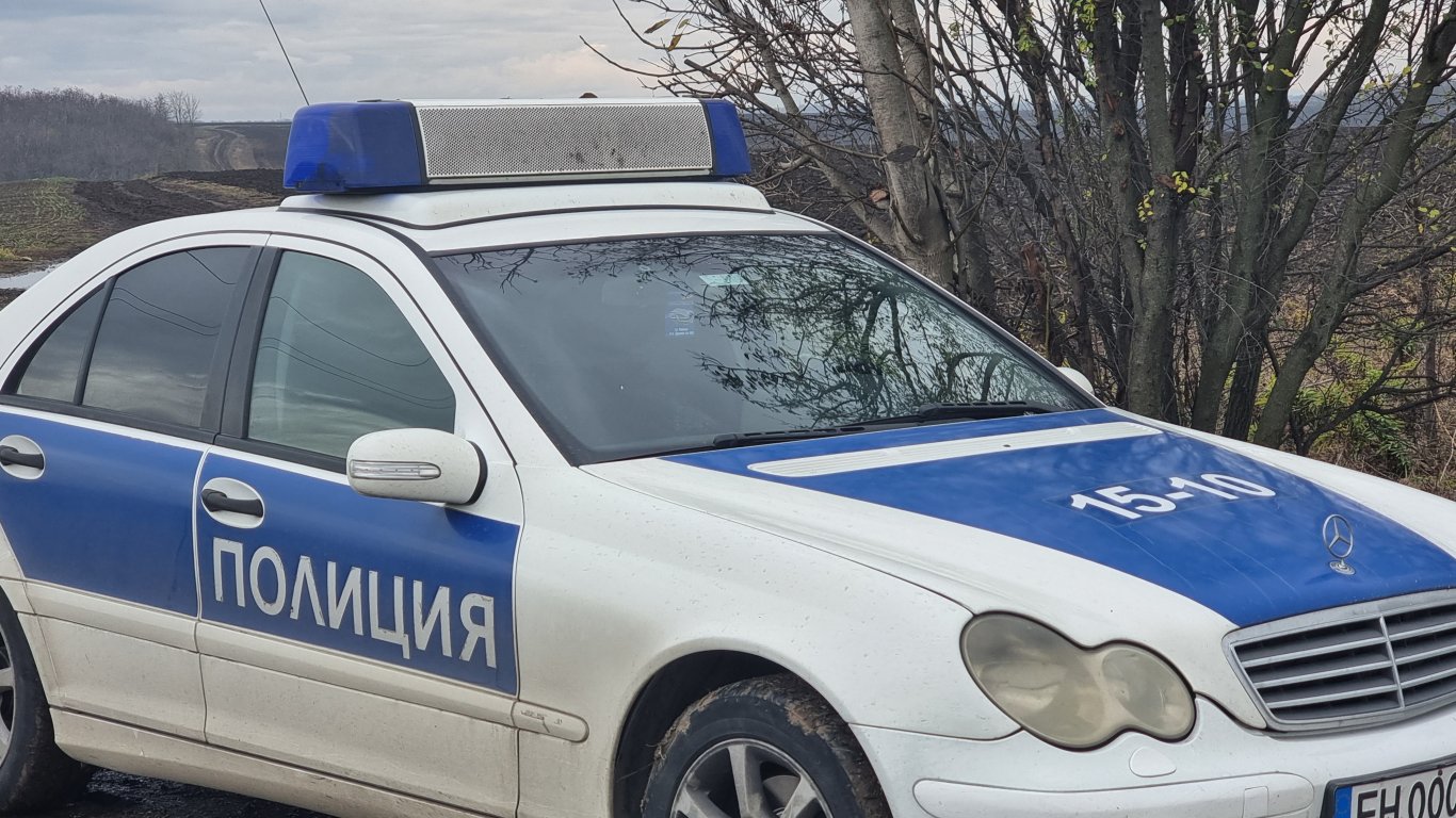 Проверка на незаконен строеж завърши с ранен полицай
