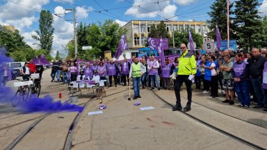 Протестът на градския транспорт в София продължава, метрото поема трафика с нов график