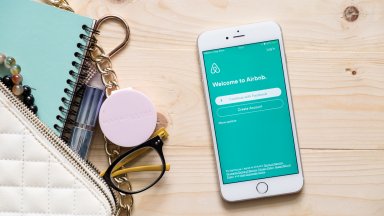 Airbnb вече ще предлага лични готвачи, масажисти и треньори