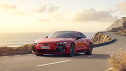 Обновеното Audi e-tron GT получи базова версия с по-голяма батерия