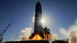 След две експлозии: Starship ще излети с по-голяма зона за безопасност