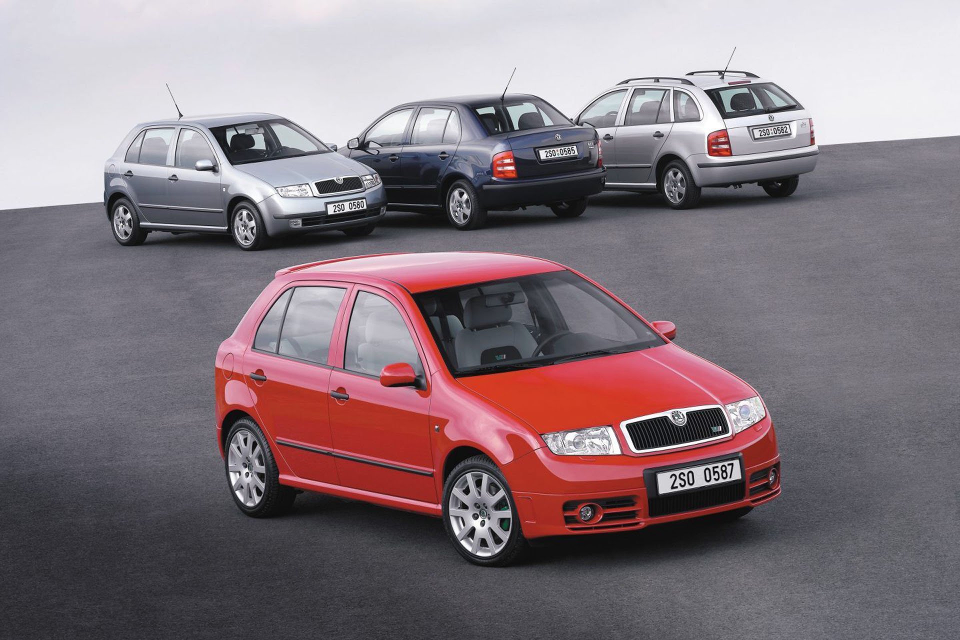 Първото поколение на Skoda Fabia се предлагаше като хечбек, седан и комби