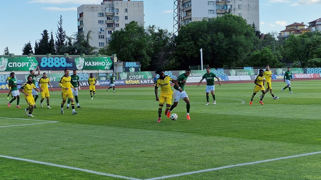 "Ботев" поднесе историческо унижение на "Берое" в Стара Загора