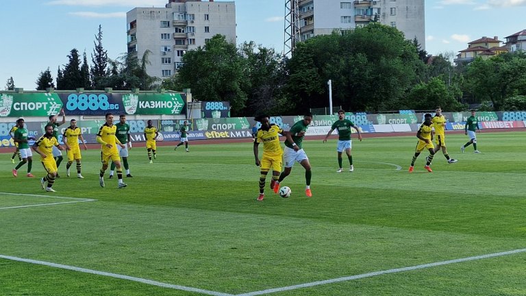 "Ботев" поднесе историческо унижение на "Берое" в Стара Загора