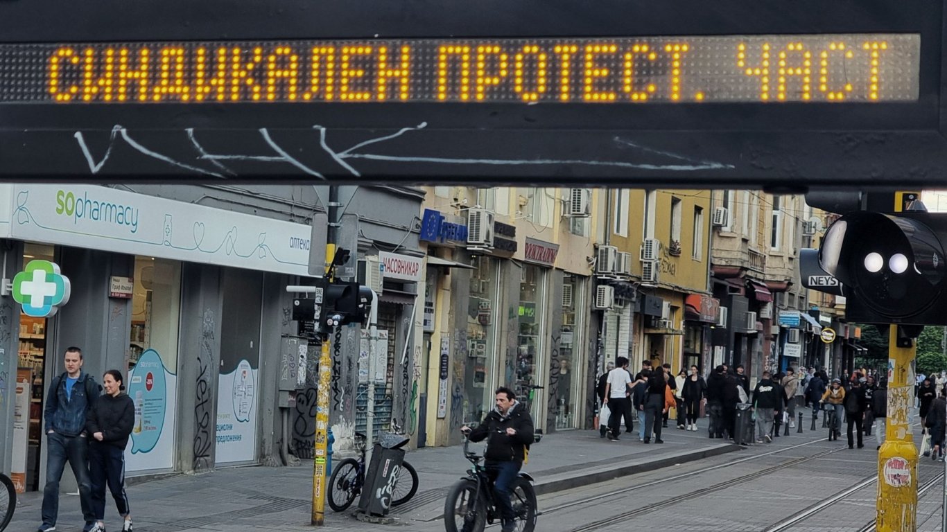 Втори ден без наземен транспорт в София: Кметът чака за преговори стачкуващите
