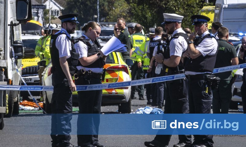 Мъж, заподозрян, че е намушкал двама души с нож, е