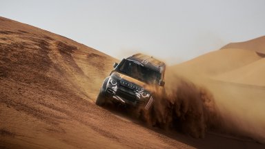 Стефан Петерханзел ще се състезава в рали Дакар с всъдехода Defender