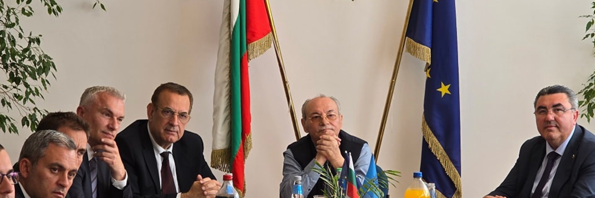 Кабинетът "Желязков" гони ДПС на Доган от партийната централа, те обжалват в съда