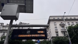 Удължават с 6 дни картите за градския транспорт в София заради стачката