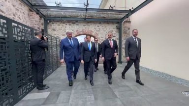 В Истанбул започна тристранна среща между Украйна, Турция и САЩ