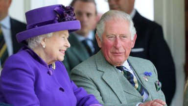 Крал Чарлз Трети почете паметта на своята майка, която днес щеше да навърши 100 години