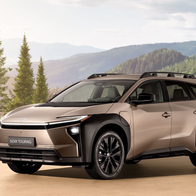 Toyota направи bZ4X Touring за семейни приключения в планините (галерия)