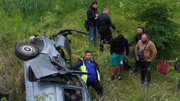 Микробус прелетя през мантинелата на АМ "Марица", младеж загина, а дете е тежко ранено