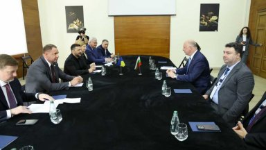 Зеленски: Разговорът с Желязков беше за енергийното сътрудничество и за разминирането