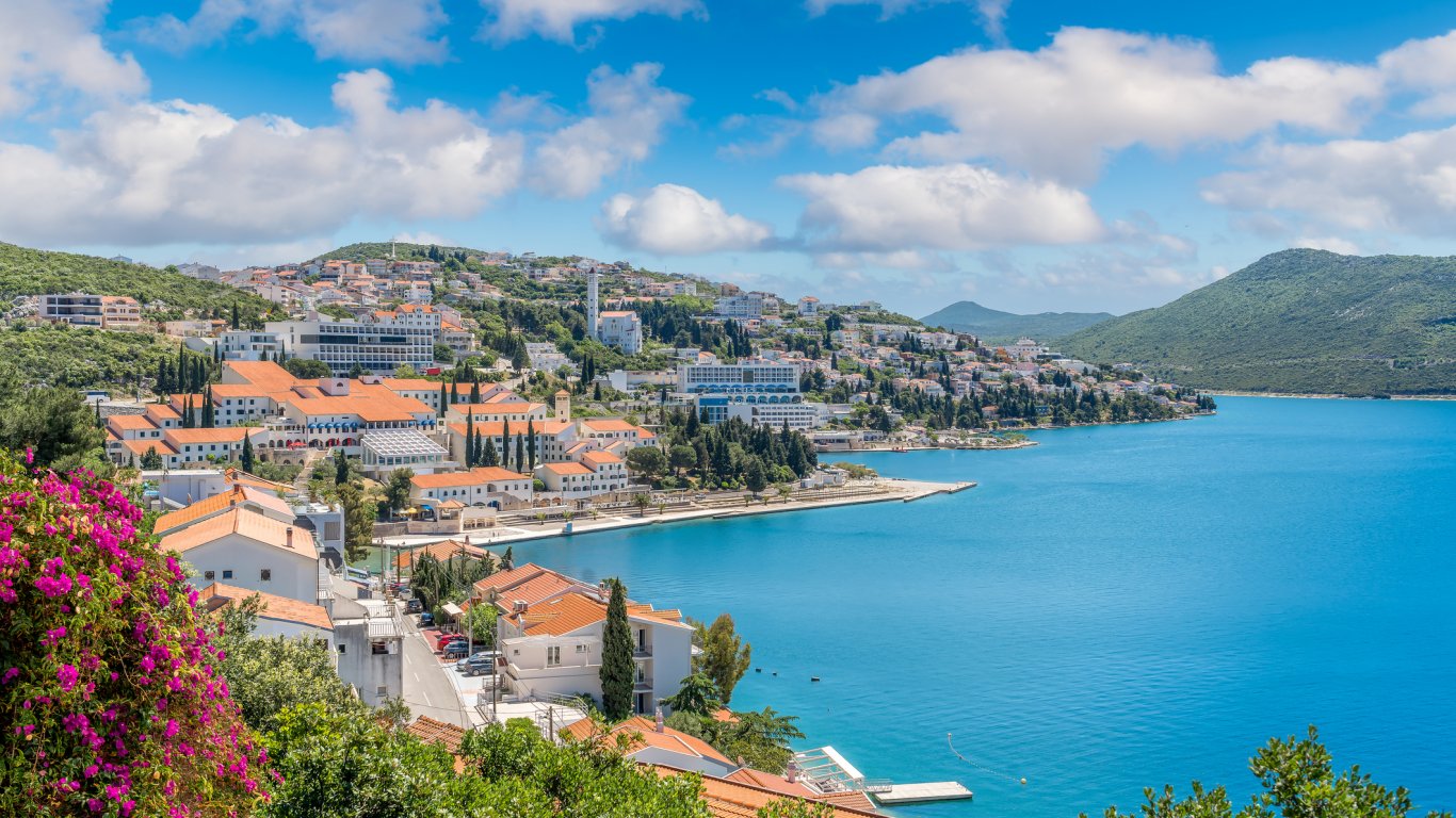 Неум: Перлата на босненското крайбрежие