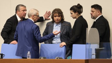 Продължаваме промяната нямат намерение да искат оставката на председателя на