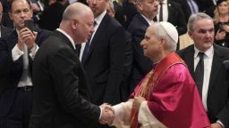 След церемонията във Ватикана Росен Желязков е пожелал на Лъв XIV здраве, дълголетие и мъдрост