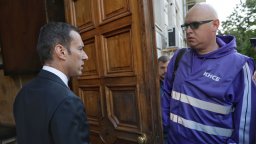 Блокадата остава: Събраха подписи за спиране на метрото, без наземен транспорт и за матурите