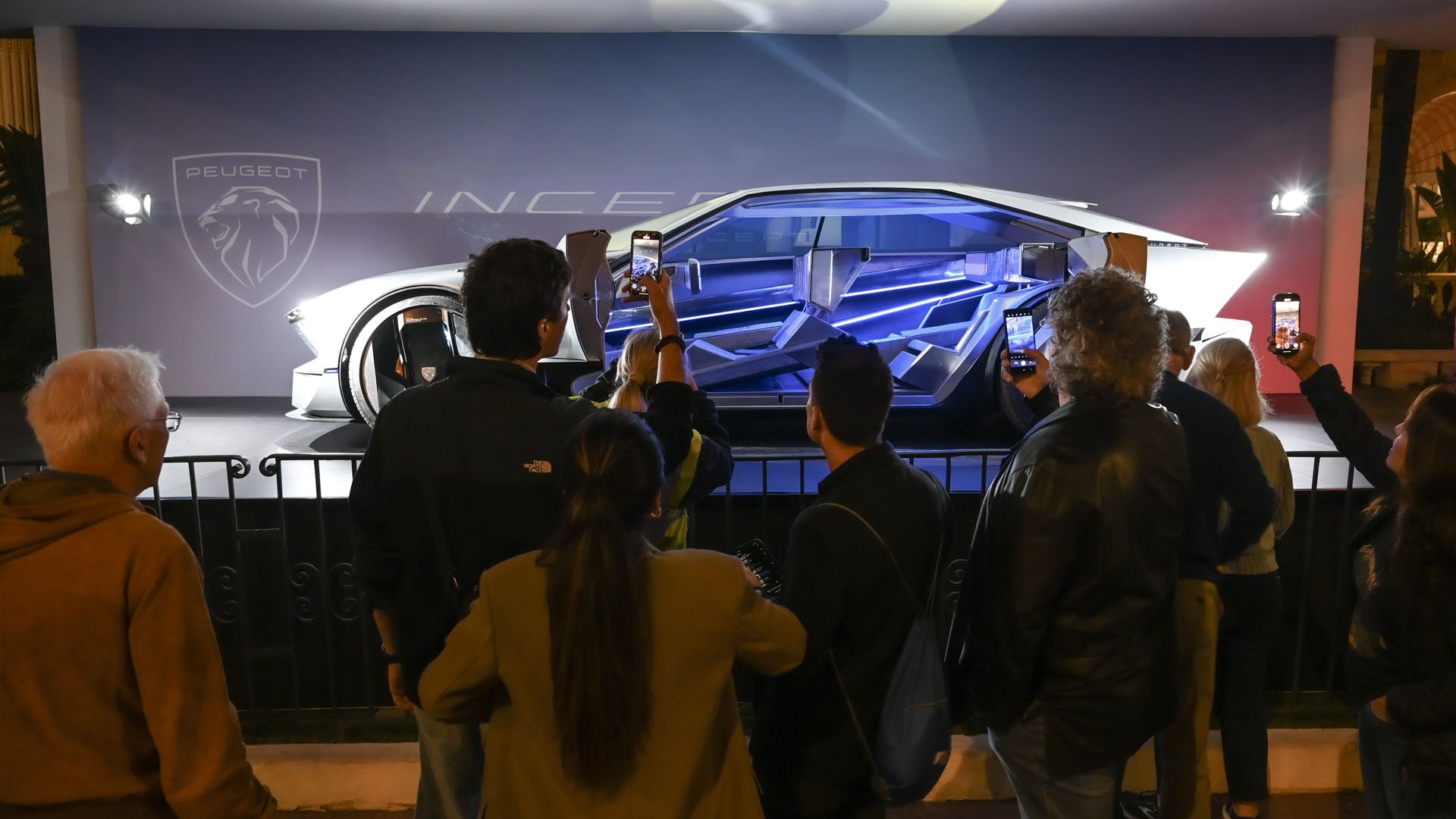 Peugeot Inception Concept 