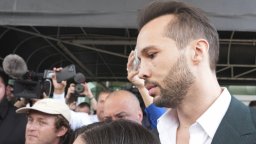 Един от братята Тейт се готви да напусне Румъния след избора на Никушор Дан