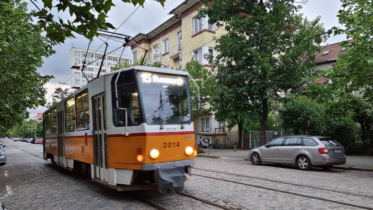 След 6-дневна блокада автобуси, трамваи и тролеи тръгнаха по разписание в София