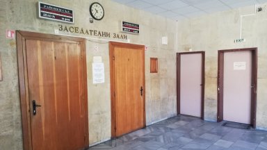 Крадец на 35 години получи 51-ва присъда